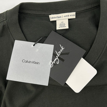 CalvinKlein カルバンクライン ×JUNG KOOK 40420MF MONOGRAM S/S TEE Tシャツ モノロゴ トップス