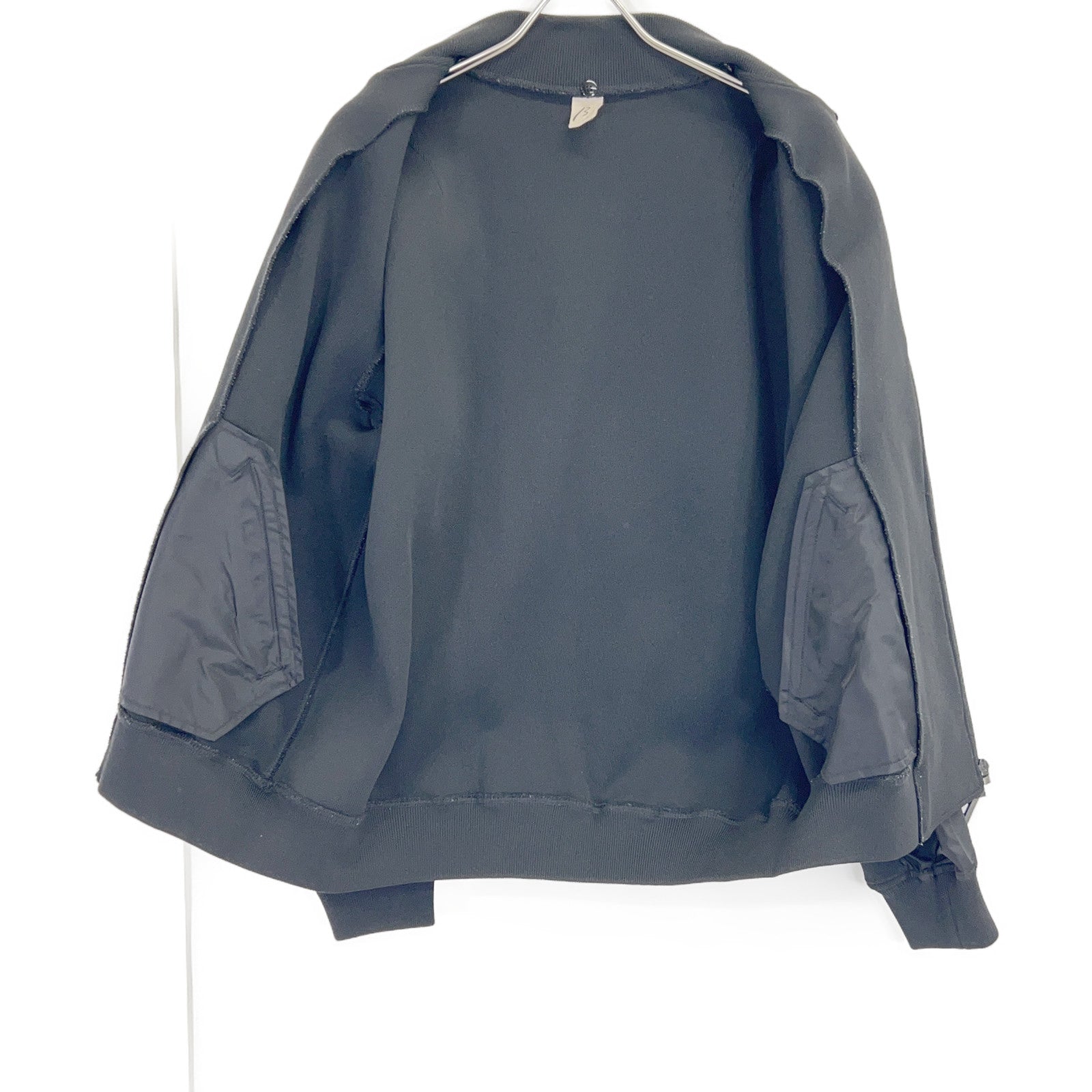β 27-27K103 black hooded zip-up knit jacket