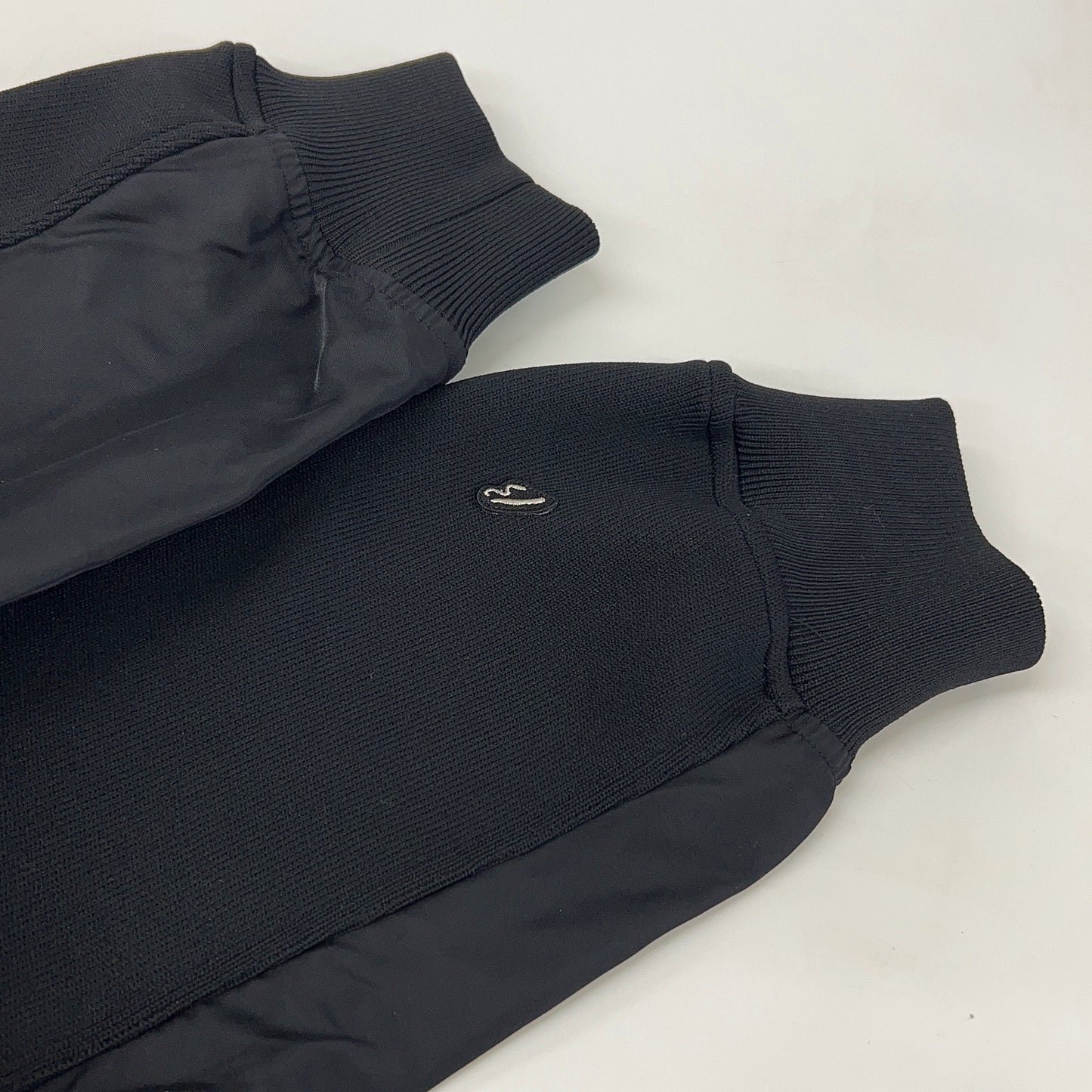 β 27-27K103 black hooded zip-up knit jacket