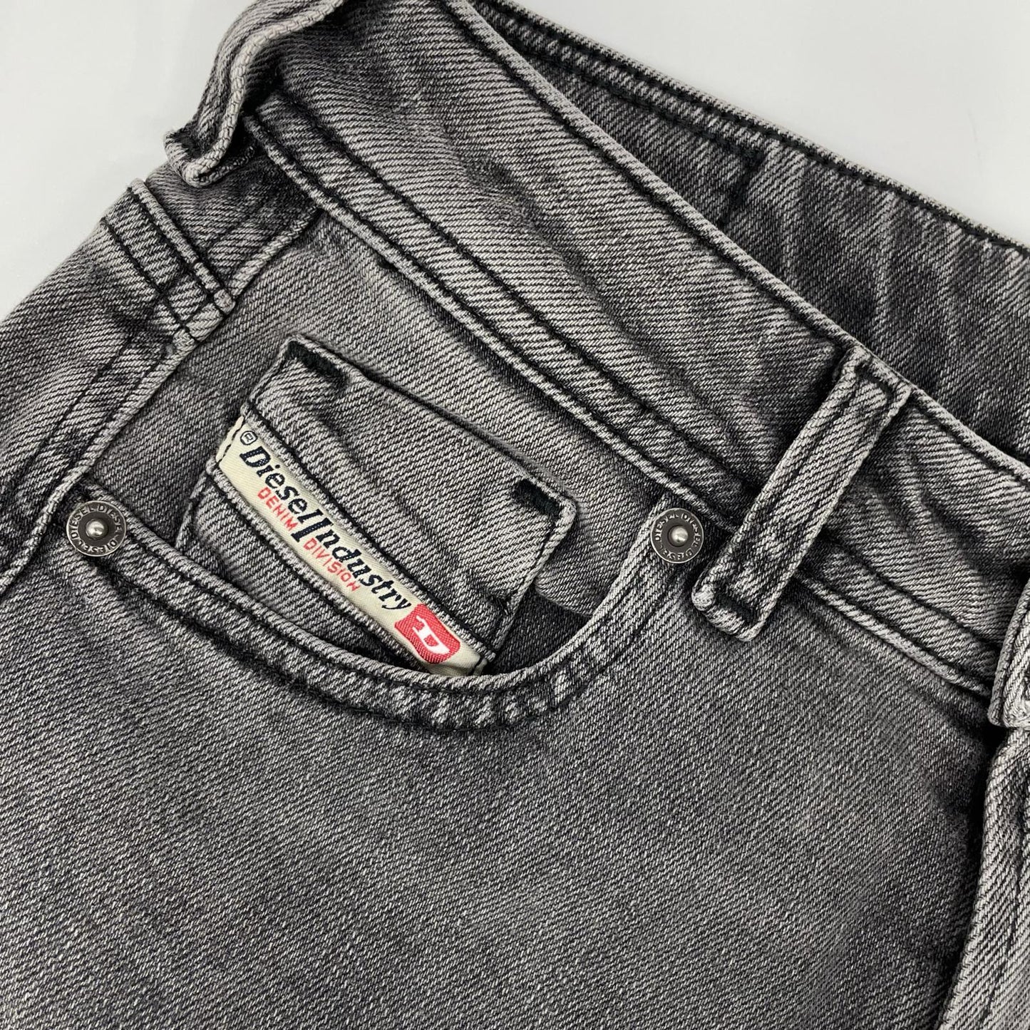 DIESEL ディーゼル 2004 PANTALONI グレー ストレッチ スリム テーパード ジーンズ ボトムス