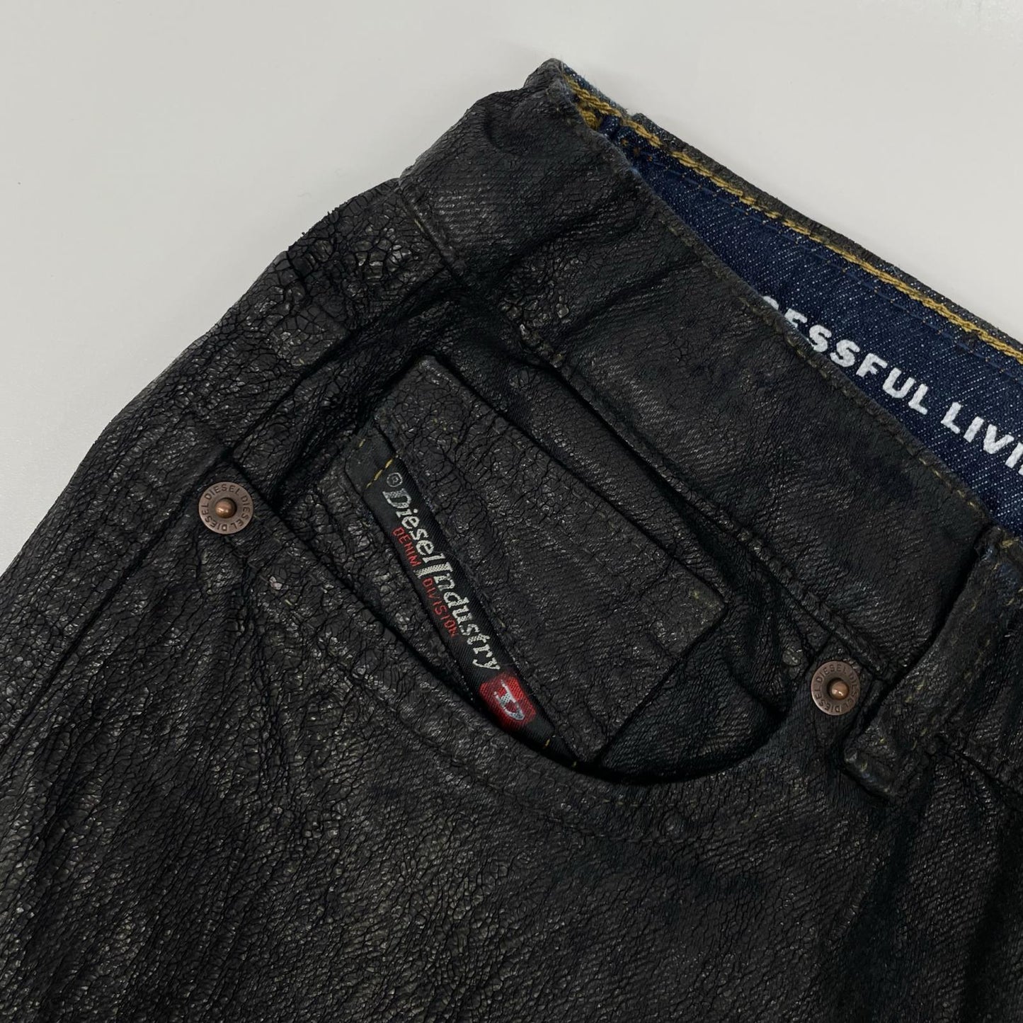 DIESEL ディーゼル J00808 KXBNA ブラック コーティング加工デニム ボトムス