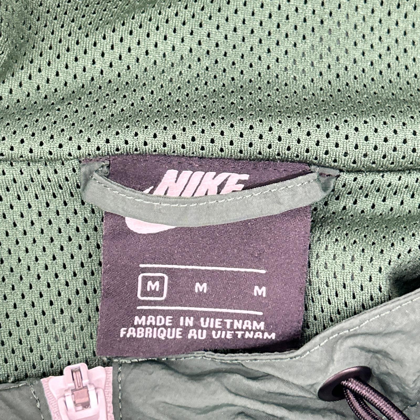 NIKE ナイキ AR2213 グリーン アノラックウインドブレーカージャケット ジャケット