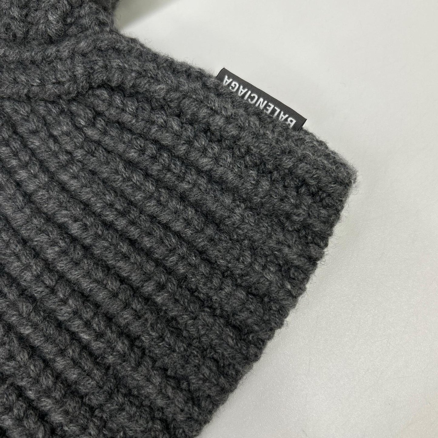 BALENCIAGA バレンシアガ 23年AW 771046 グレー ローゲージ クロップドウールニットセーター トップス