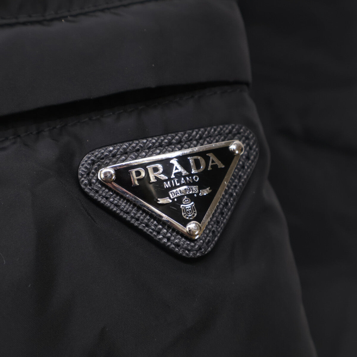 PRADA プラダ 【美品/国内正規/24年製】29O364 トライアングルロゴプレート ベルト付 フーディダウン コート