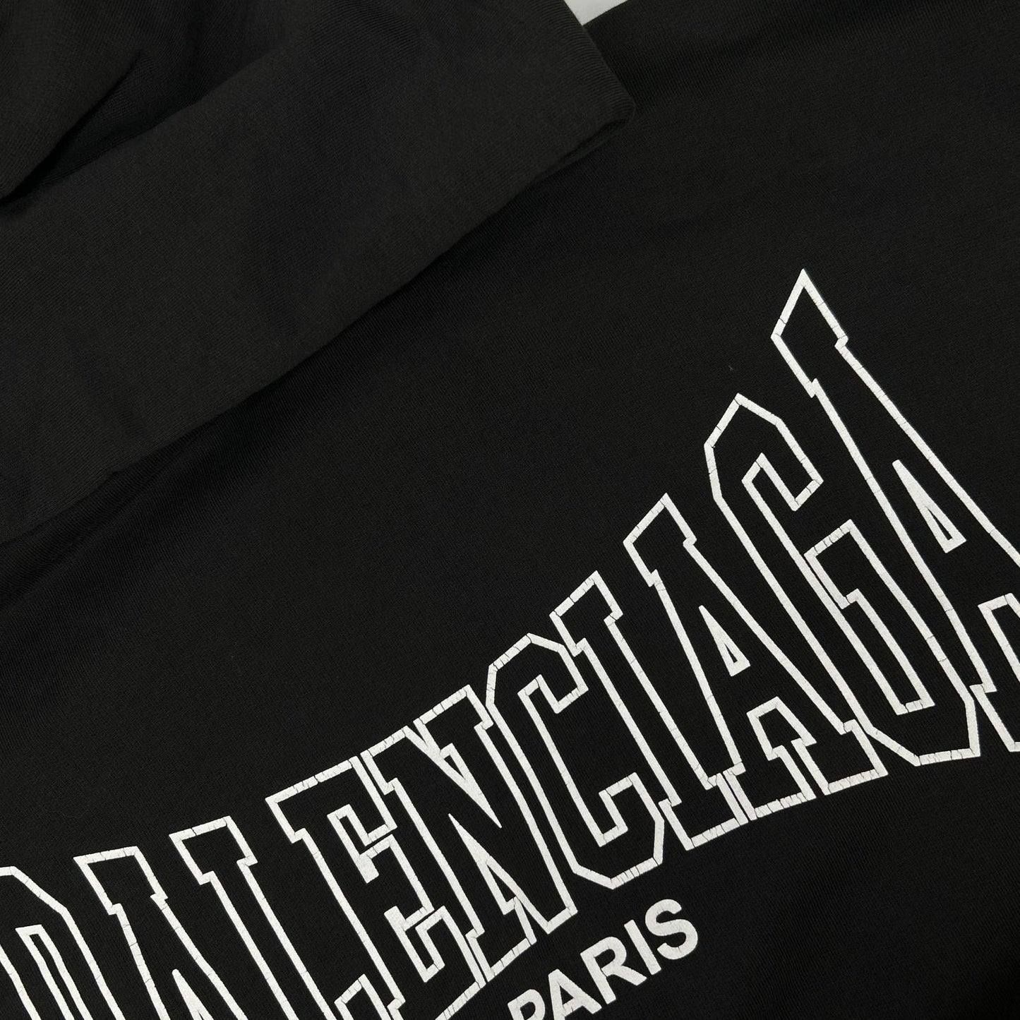 BALENCIAGA バレンシアガ 24AW 803265 ロゴヴィンテージプリントプルオーバーパーカー トップス