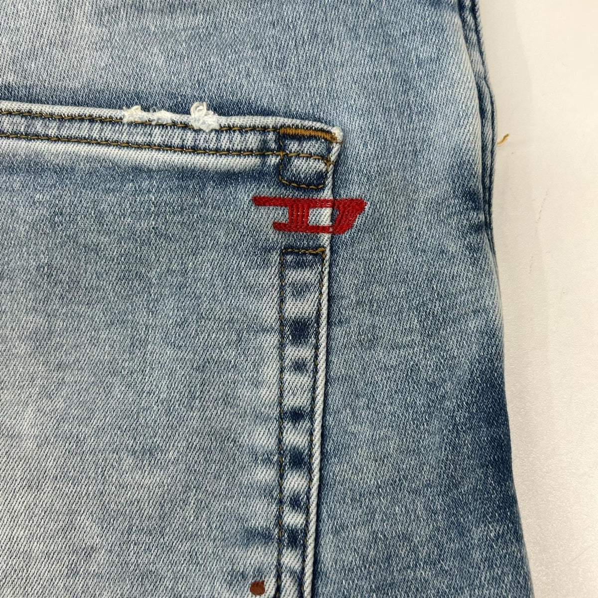 DIESEL ディーゼル ライトインディゴ D-STRUKT JOGG ジップフライ スキニーデニムパンツ ボトムス