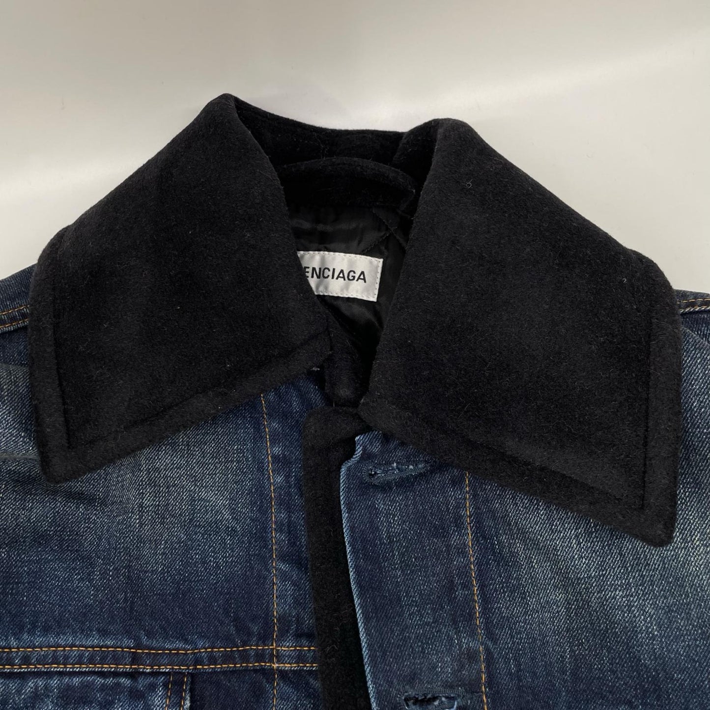 BALENCIAGA バレンシアガ 22FW ルーズフィット ブルーデニム フレイ&パッチワーク クロップドジャケット ジャケット