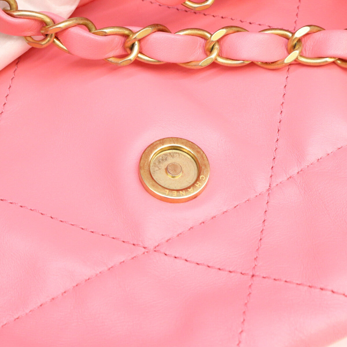 CHANEL シャネル AS3260 コーラルピンク シャイニーカーフ シャネル22スモール ショルダーバッグ ショルダーバッグ