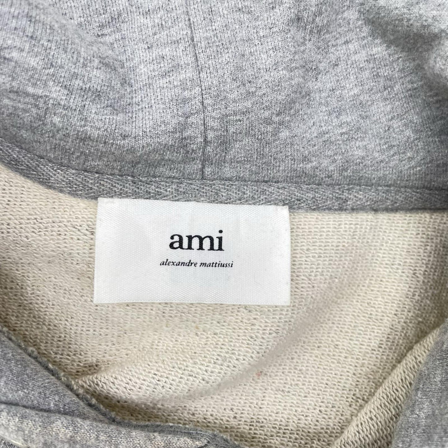 AMI Alexandre Mattiussi アミアレクサンドルマテュッシ BFUSW200.730 グレー ロゴ刺しゅう フーディープルオーバー トップス