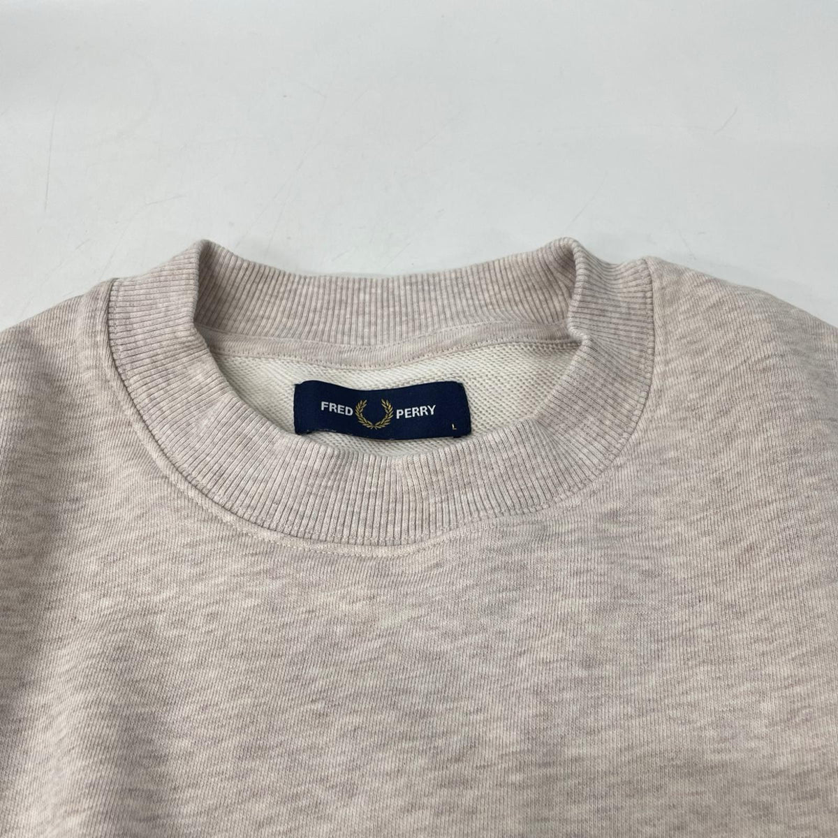 FRED PERRY フレッドペリー ベージュ ワンポイントロゴ スウェットトレーナー トップス