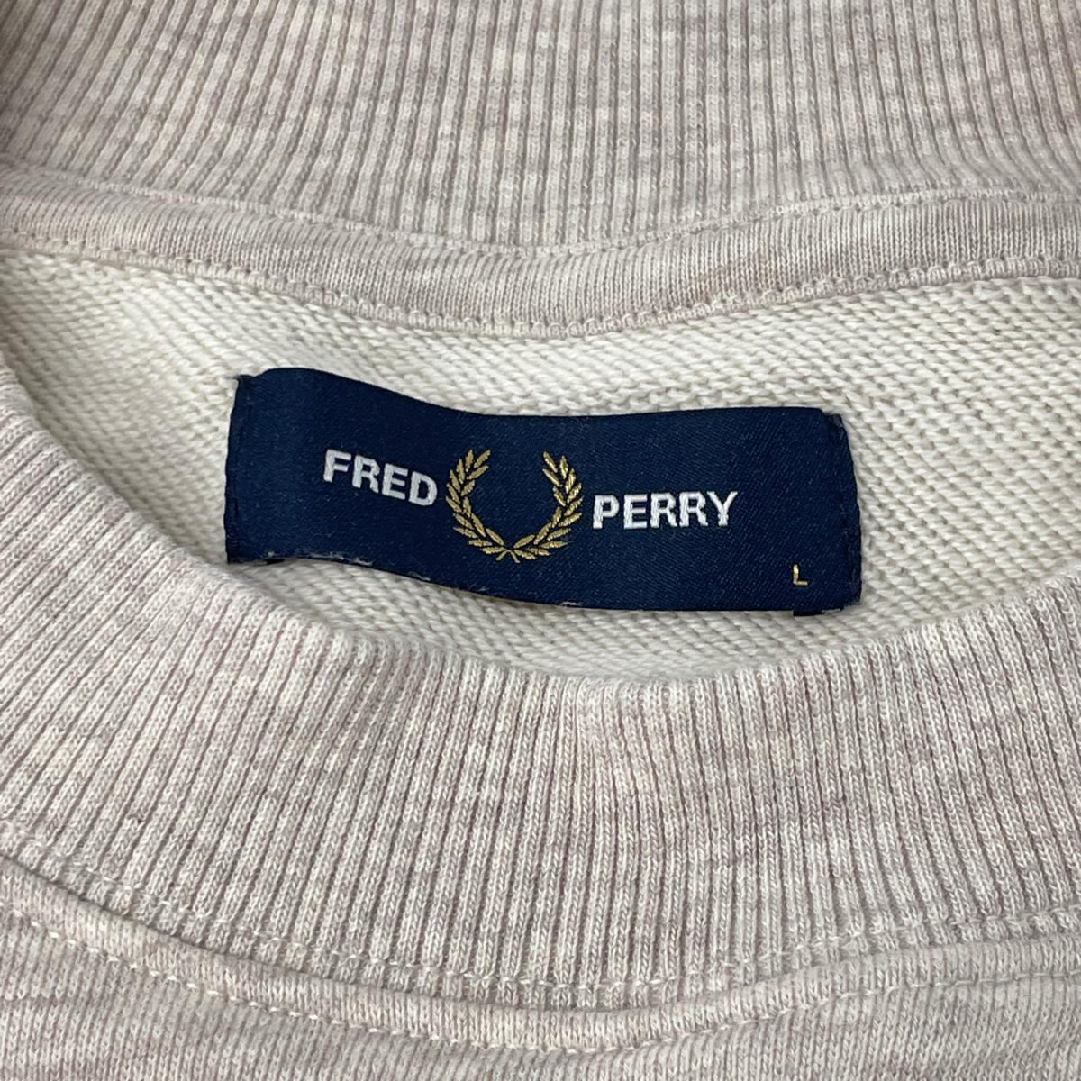 FRED PERRY フレッドペリー ベージュ ワンポイントロゴ スウェットトレーナー トップス
