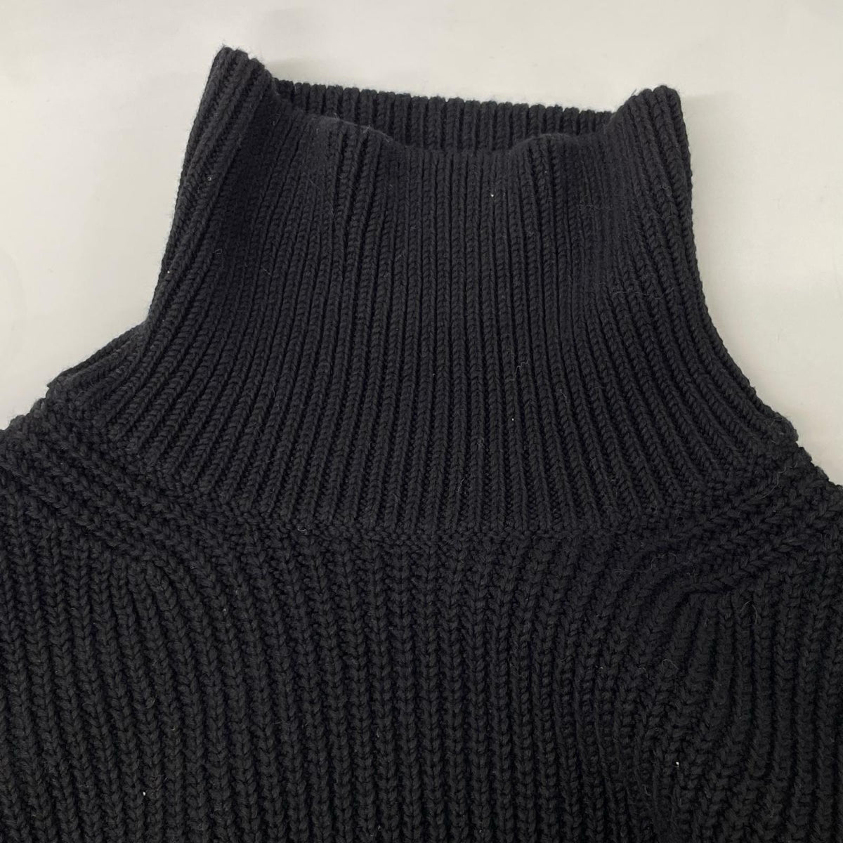 BALENCIAGA バレンシアガ 21年 682002 ブラック オーバーサイズ クロップド タートルネック ニット トップス