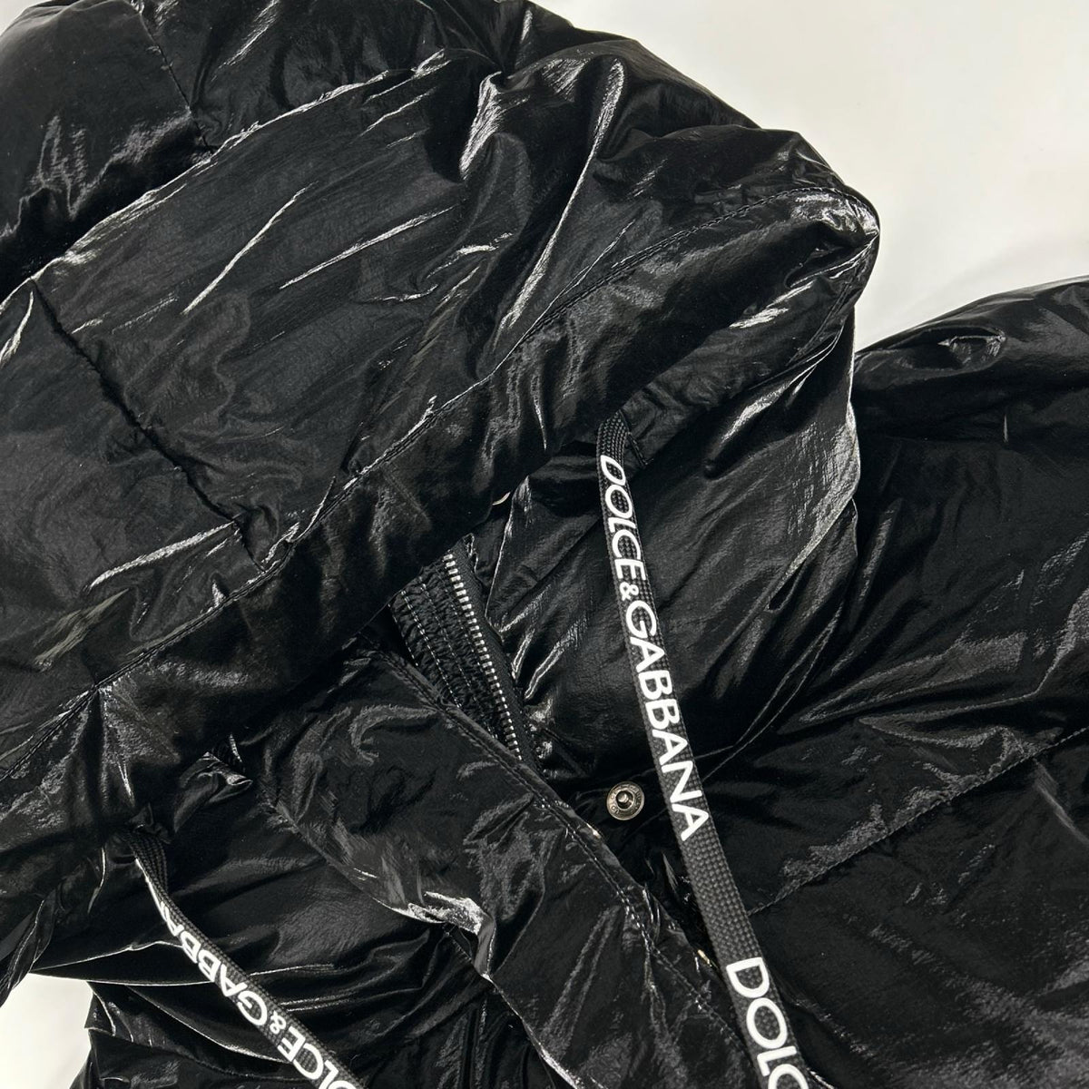 DOLCE&GABBANA ドルチェアンドガッバーナ F9O01T ブラック ナイロンコーティング加工 袖エンブレム ダウンジャケット ジャケット