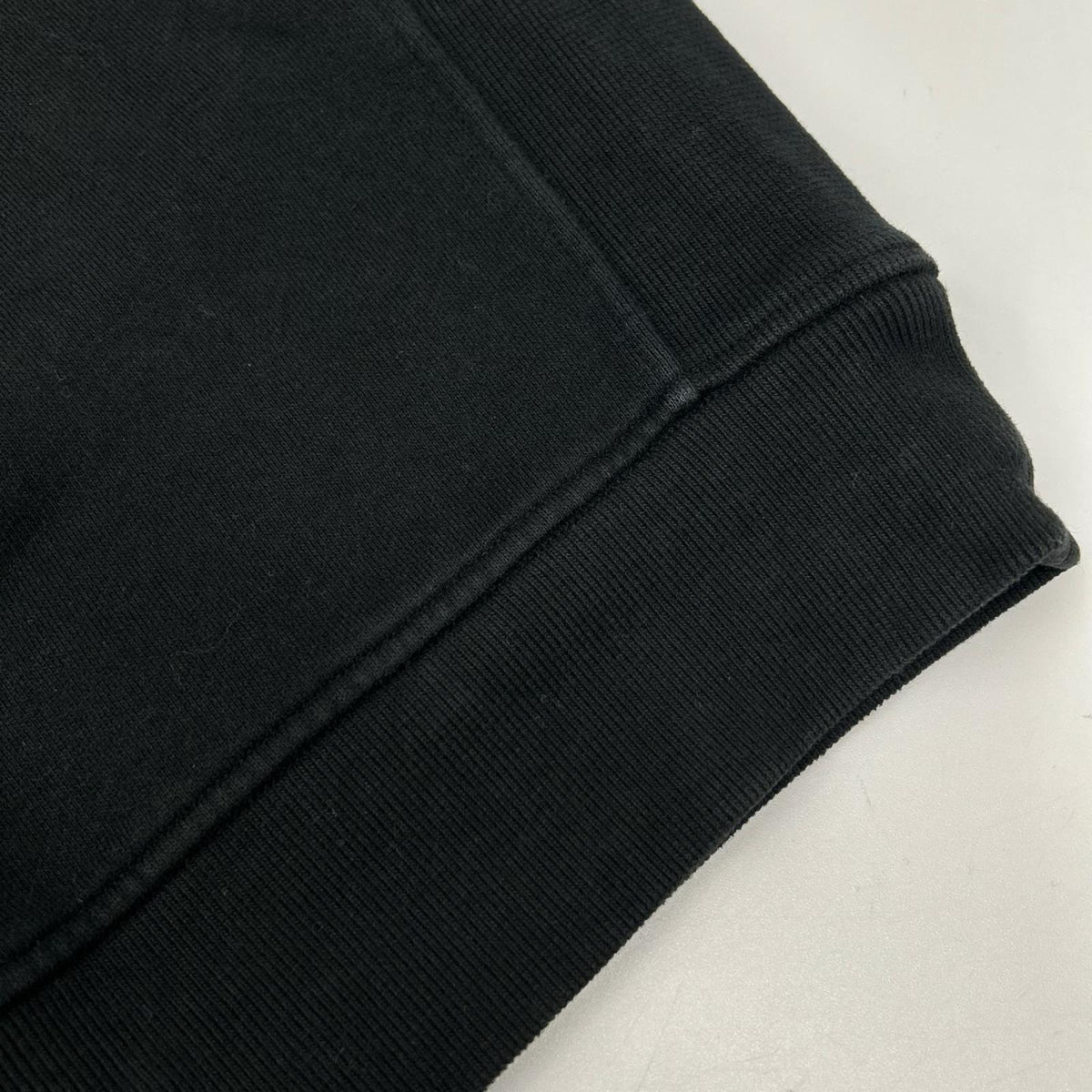 STONE ISLAND ストーンアイランド 24AW 811563420 ブラック Half Zip Sweatshirt ワッペンロゴ付き ハーフジップ スウェット トップス