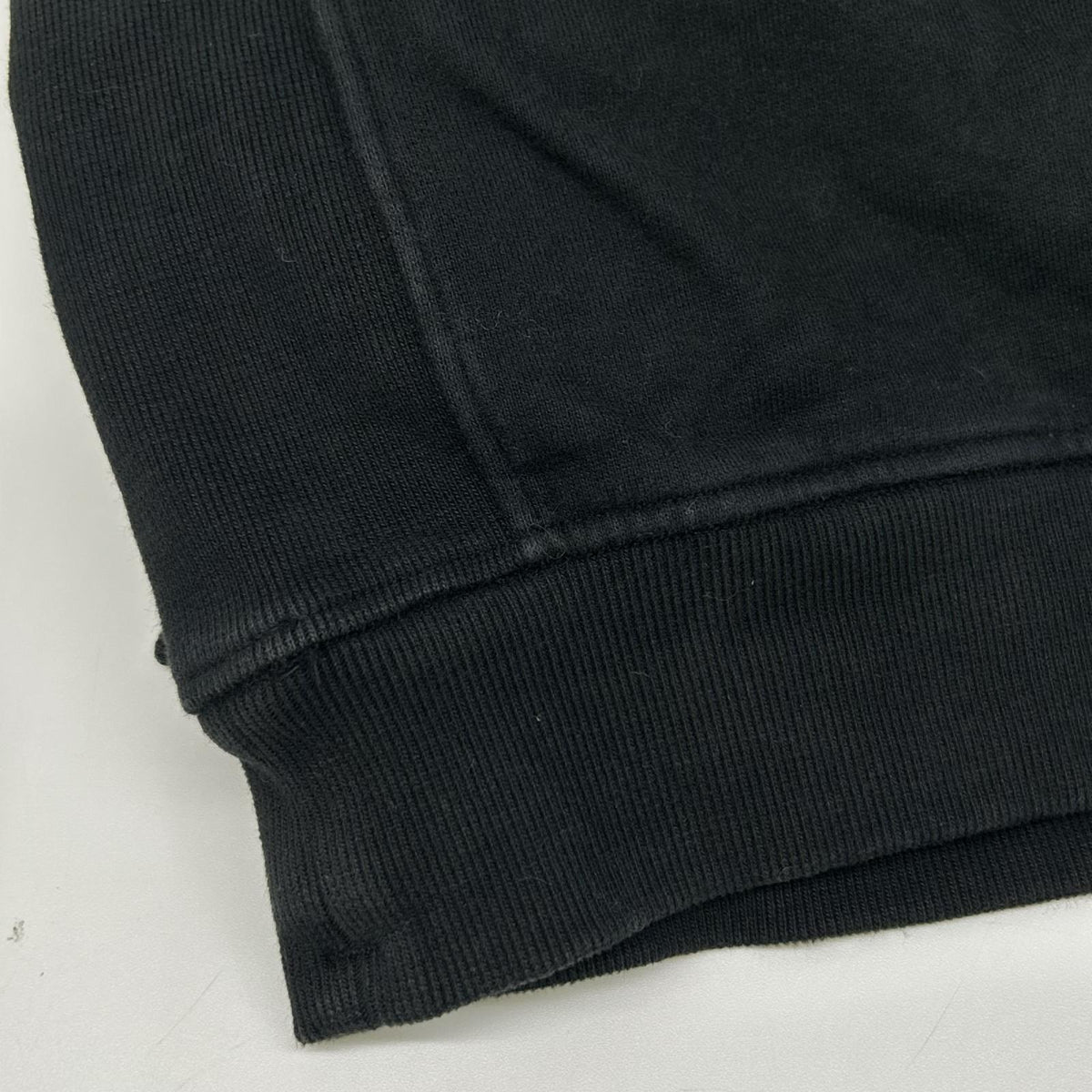 STONE ISLAND ストーンアイランド 24AW 811563420 ブラック Half Zip Sweatshirt ワッペンロゴ付き ハーフジップ スウェット トップス