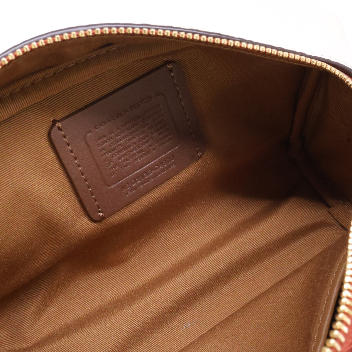 COACH コーチ ｘPEANUTS D2132 レザー ラウンドジップ ポーチ