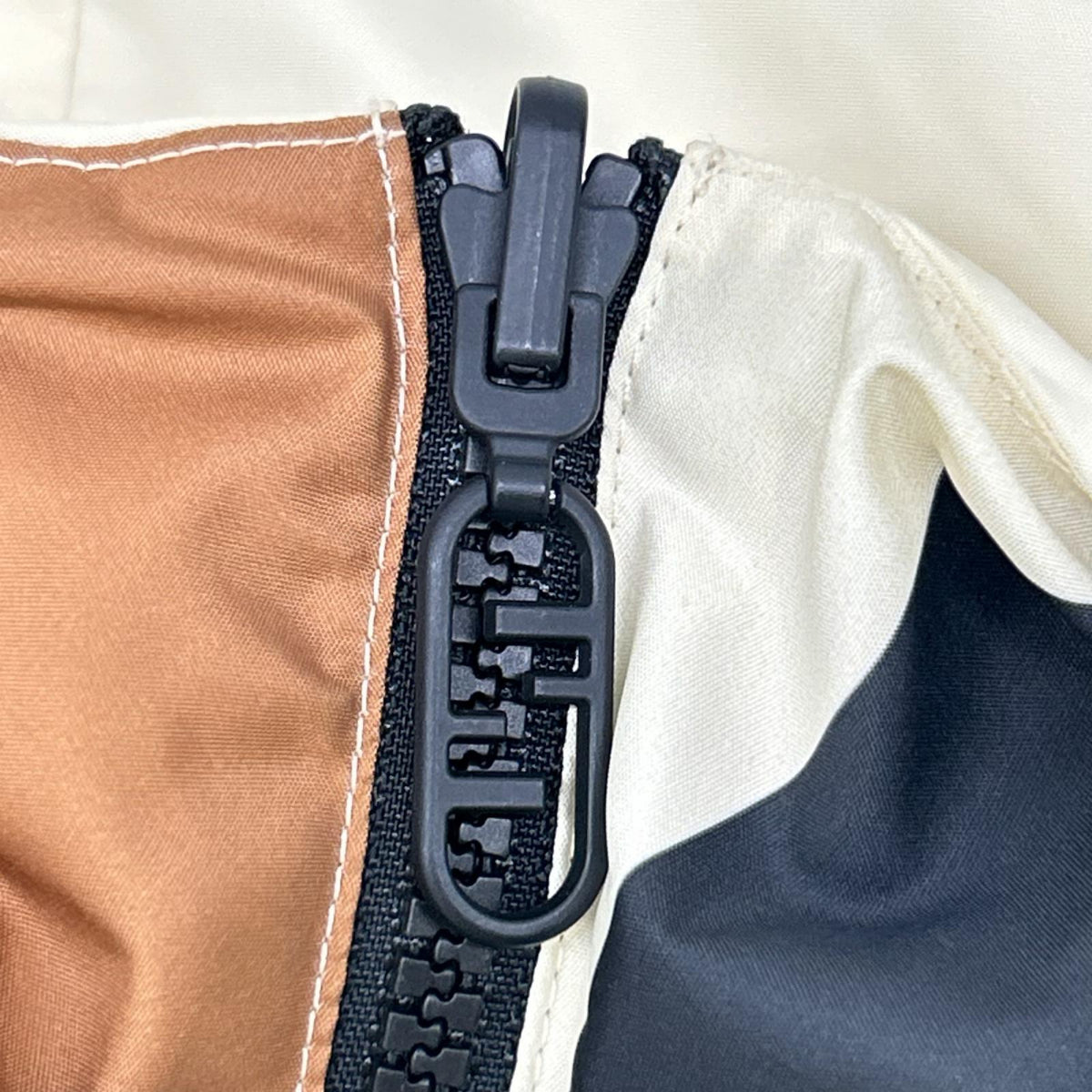 FENDI フェンディ FAN159 AQBP F1NY8 ベージュ×エクリュ系 リバーシブル ウィンドブレーカー ジャケット ジャケット