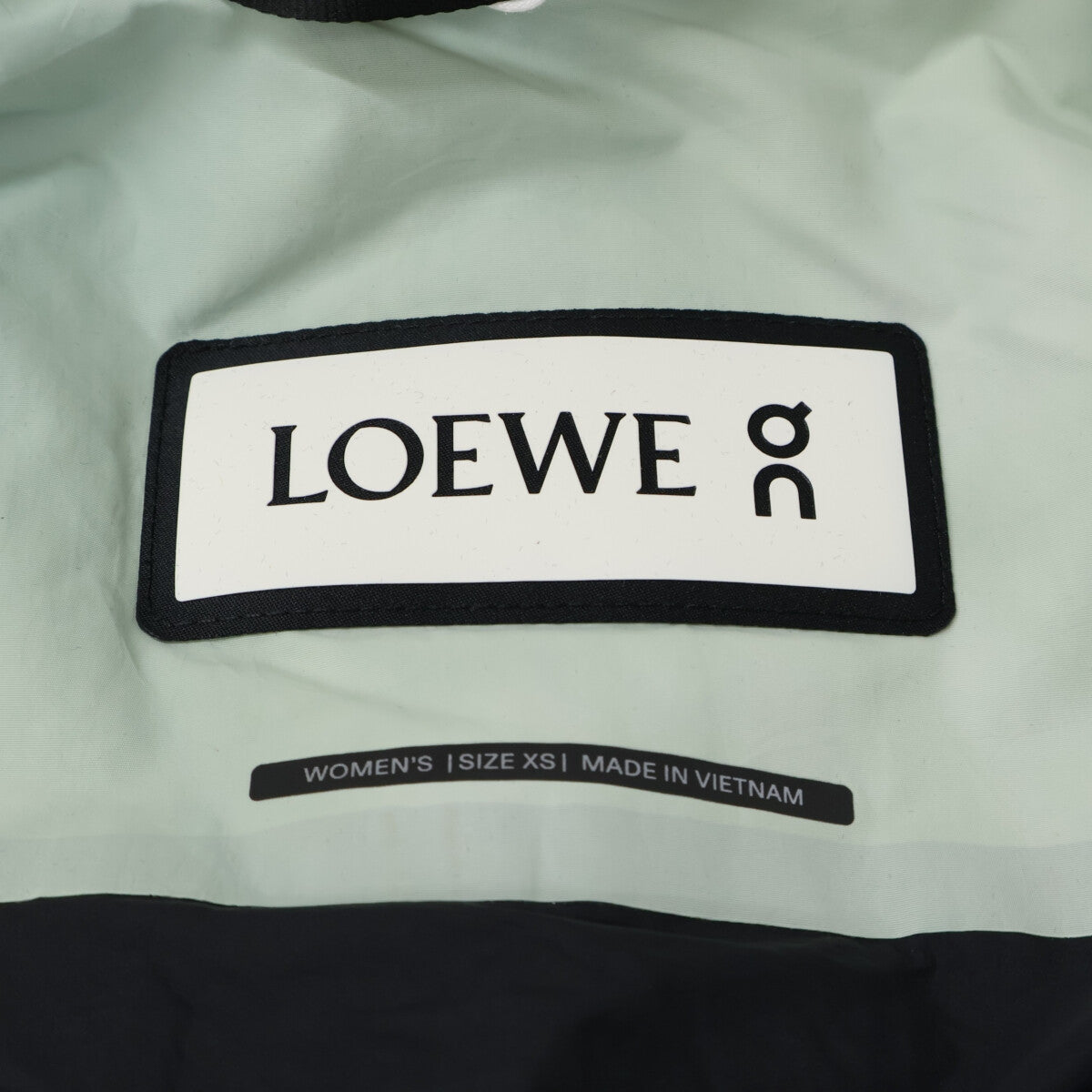 LOEWE ロエベ 【新品/国内正規】1WE12822919 ダイダイ パファー ベスト