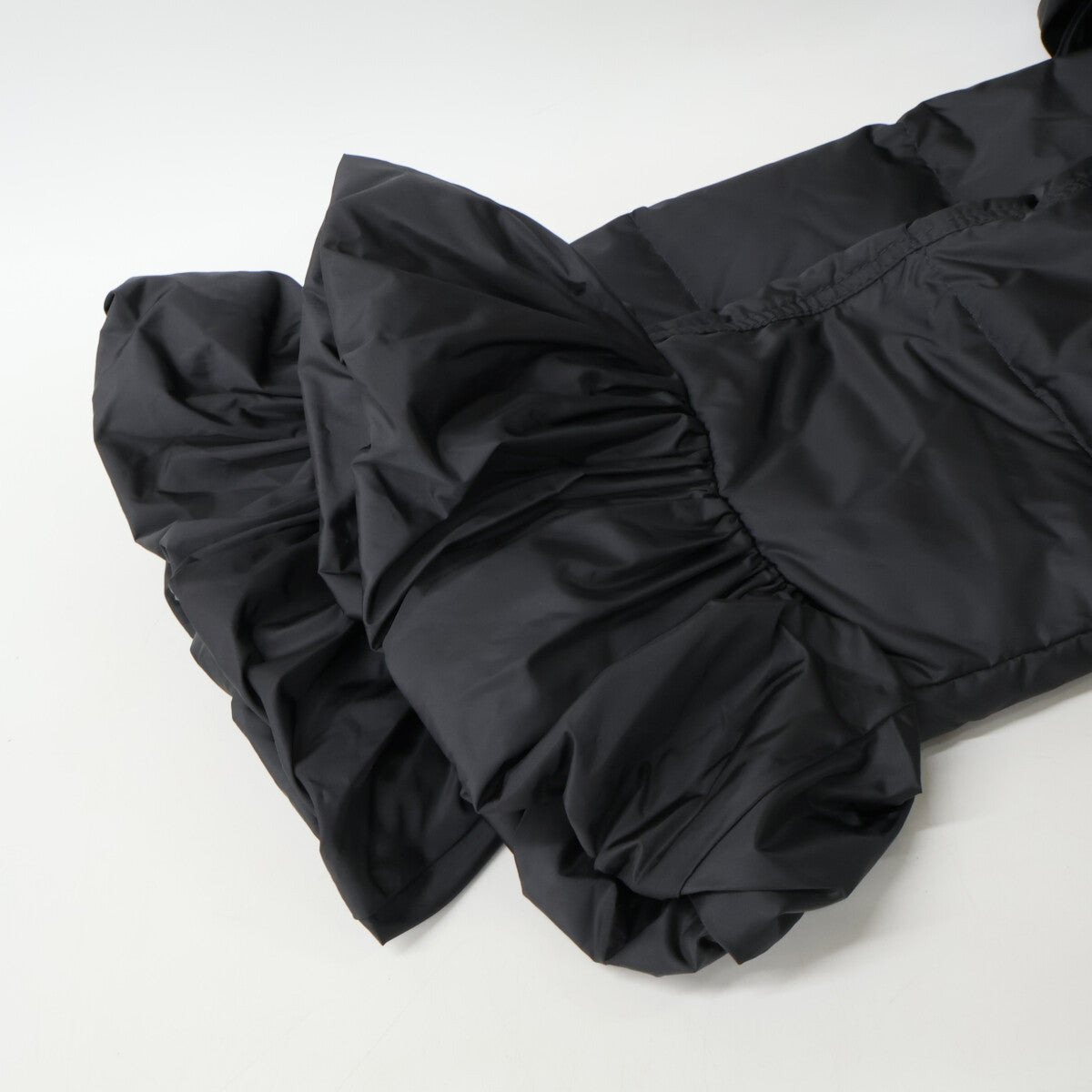 MONCLER モンクレール SERRE GIUBBOTTO フリル フーディダウンジャケット ジャケット