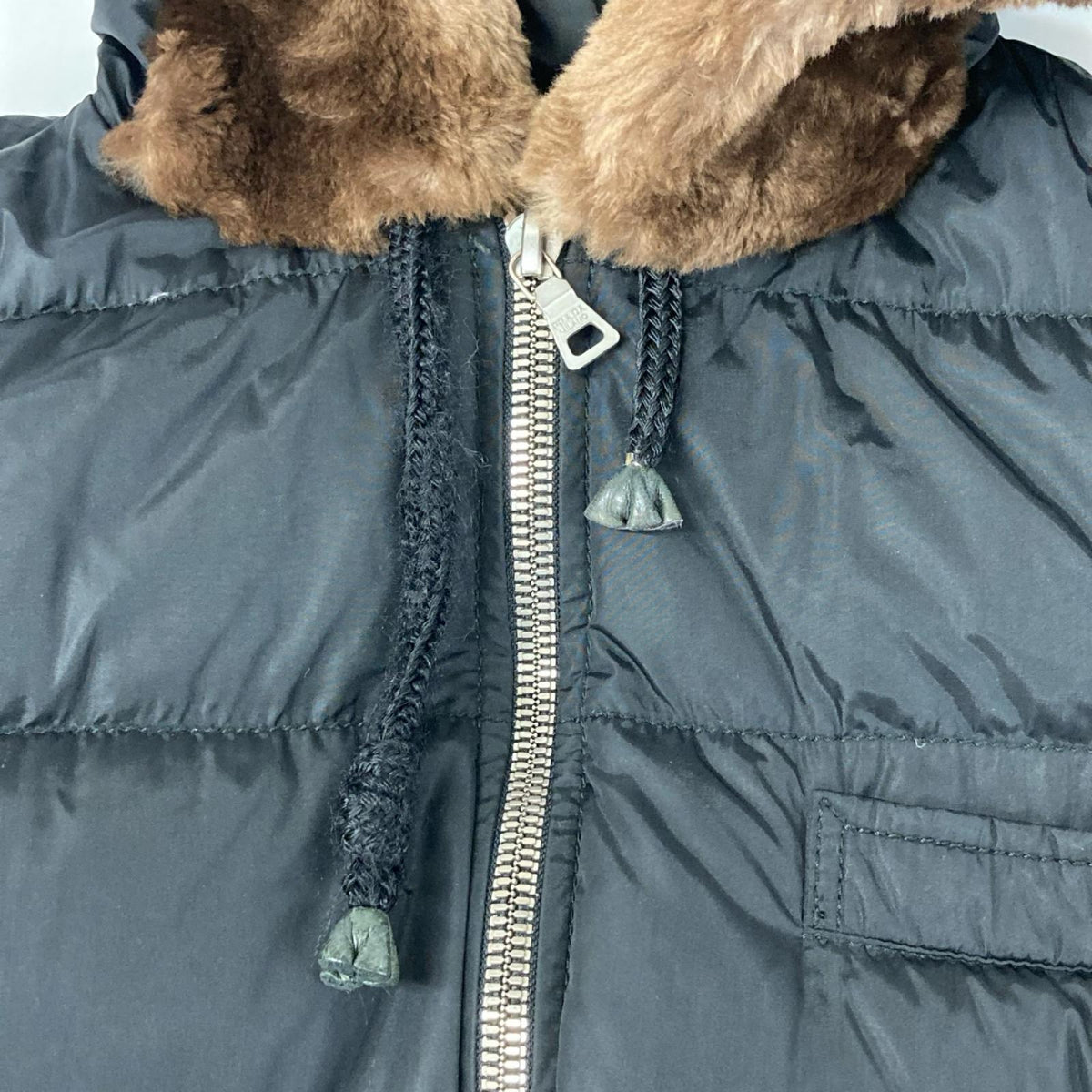 PRADA プラダ ブラック ファーフード ベルト付きダウンジャケット ジャケット