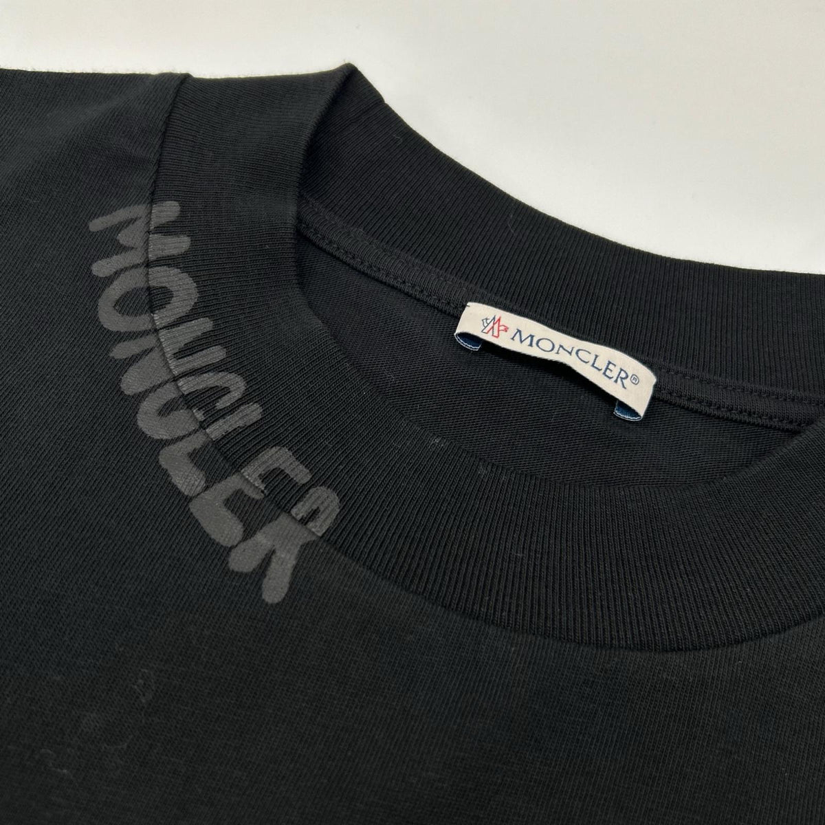 MONCLER モンクレール 21年 ブラック SS T-SHIRT ナイロンポケット ロゴ Tシャツ トップス