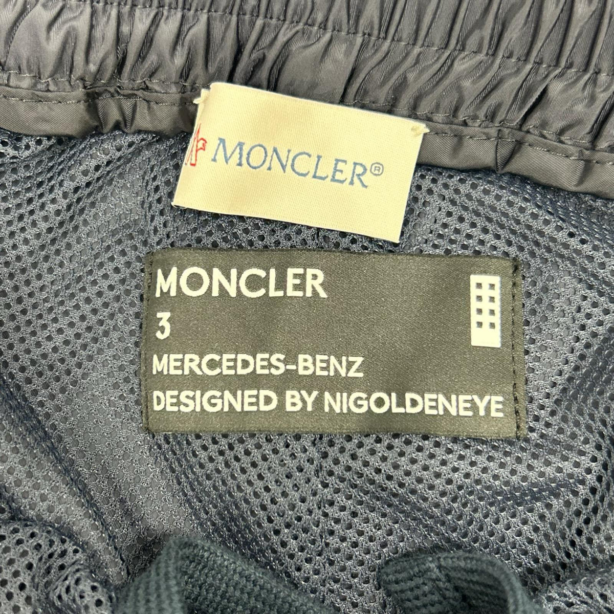 MONCLER モンクレール 【×MERCEDES-BENZ BY NIGO】 24年製 ネイビー ナイロン BERMUDA/バミューダ ショートパンツ ボトムス
