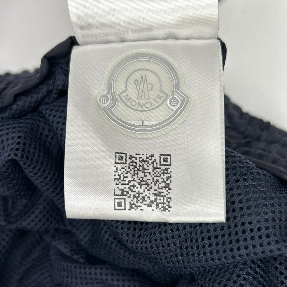 MONCLER モンクレール 【×MERCEDES-BENZ BY NIGO】 24年製 ネイビー ナイロン BERMUDA/バミューダ ショートパンツ ボトムス