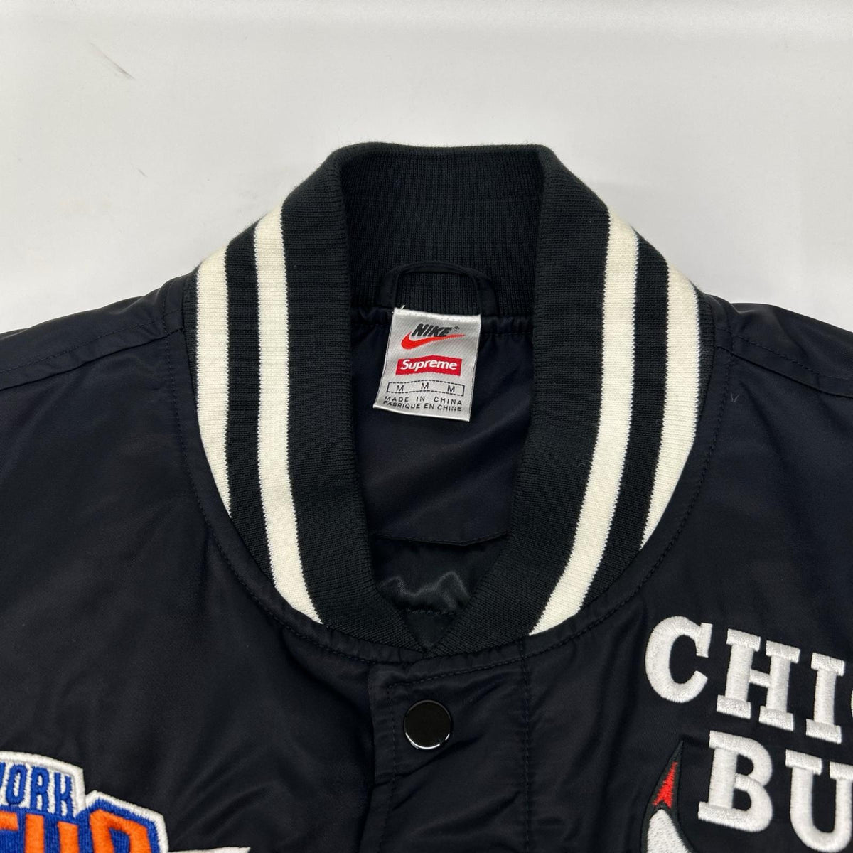 Supreme シュプリーム 【×NIKE】【×NBA】18SS AO3631-010 ブラック ナイロン ウォームアップジャケット スタジアムジャケット ジャケット