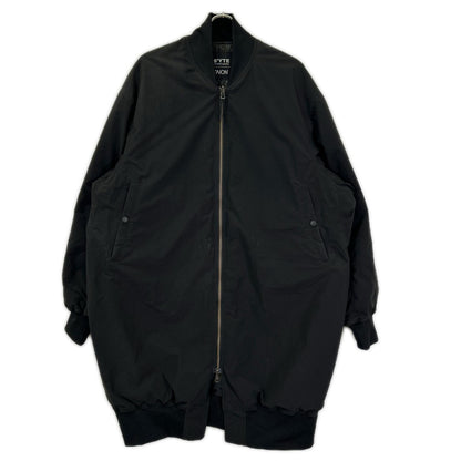 S'YTE サイト 【×TAION】UB-Y04-921 ブラック×オリーブグリーン DAHLIA CAMOUFLAGE QUILTED DOWN REVERSIBLE LONG MA-1 リバーシブル ブル ジャケット