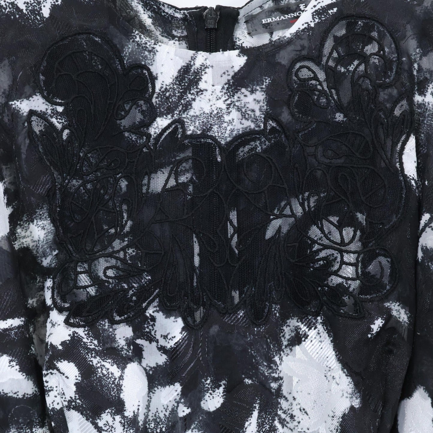 ERMANNO SCERVINO 艾尔曼诺·谢尔维诺 ES9861162 黑白蕾丝花卉无袖连衣裙