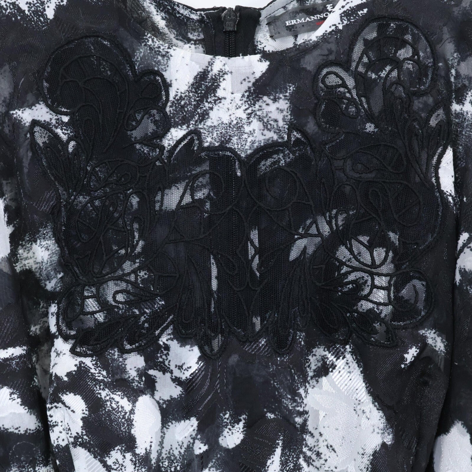 ERMANNO SCERVINO 艾尔曼诺·谢尔维诺 ES9861162 黑白蕾丝花卉无袖连衣裙