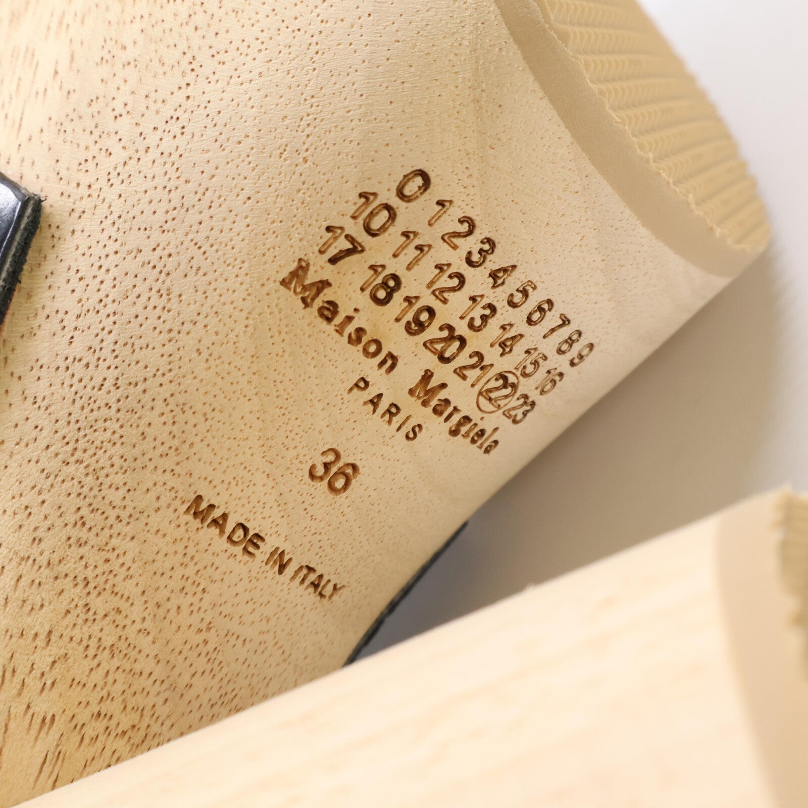 Maison Margiela 马吉拉 【全新未使用】22 S39WY0022 PS679 T8013 Tabi 木质踝带凉鞋