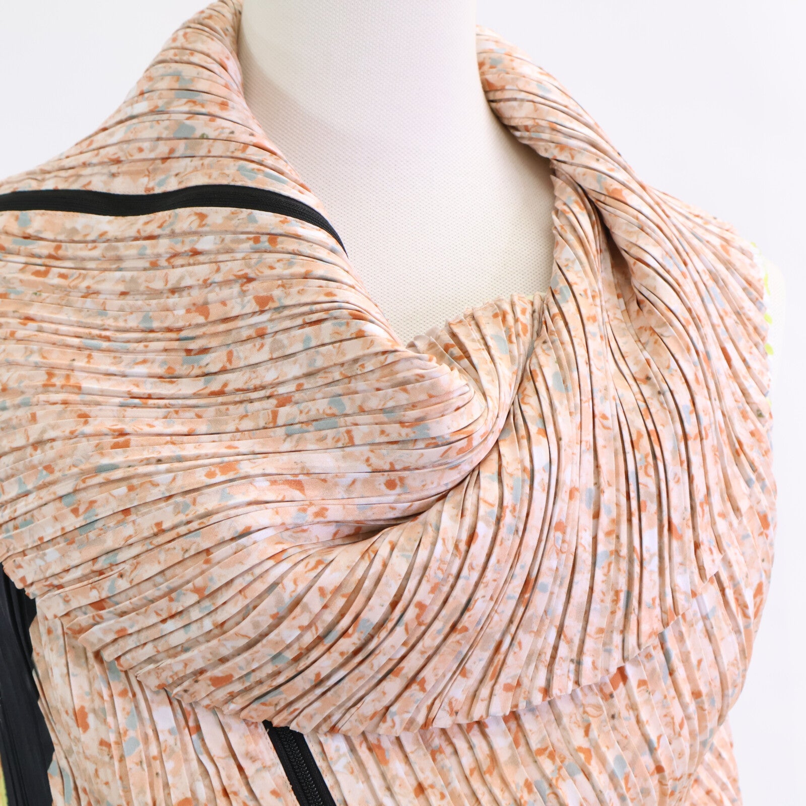 ISSEY MIYAKE 三宅一生 IM31-FJ681 23SS 全幅印花 TANGIBLE PLEATS 上衣 上衣