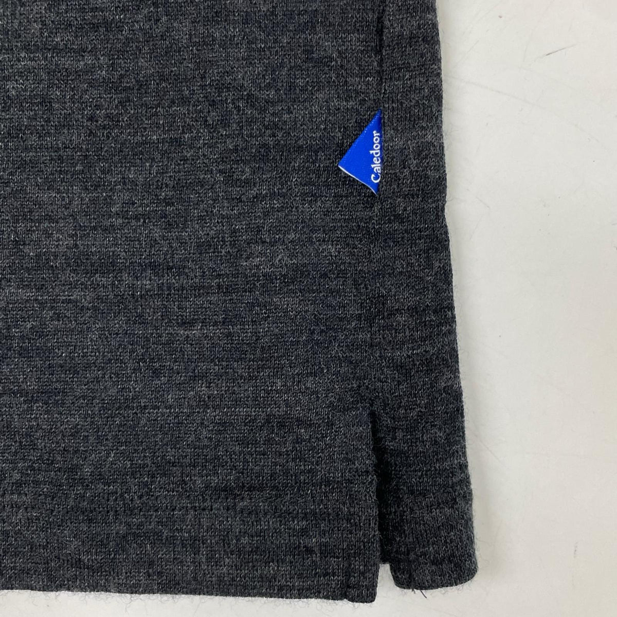 Caledoor カレドアー チャコール Merino Wool T-Shirt トップス