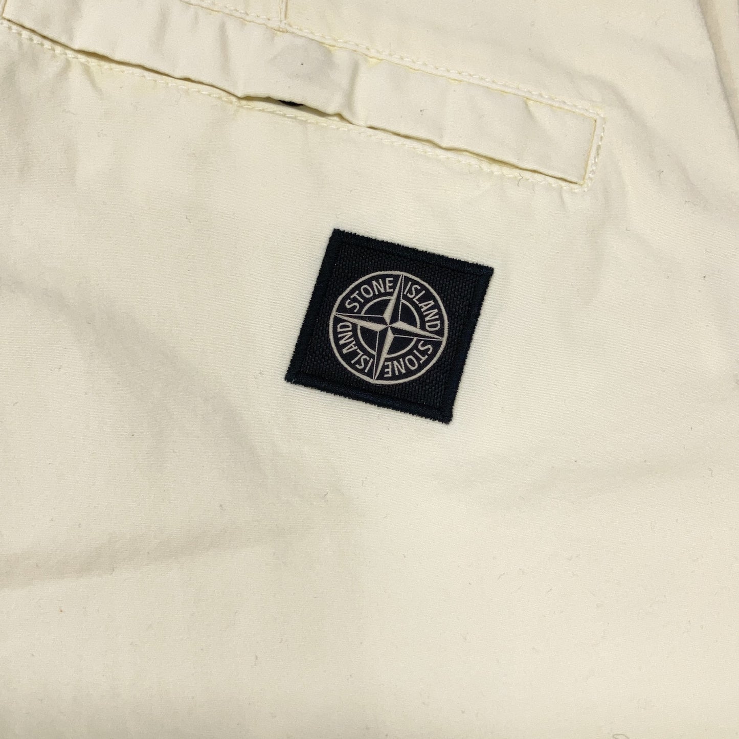 STONE ISLAND 石头岛 7415315WA 象牙色徽标贴片水洗长裤 裤子