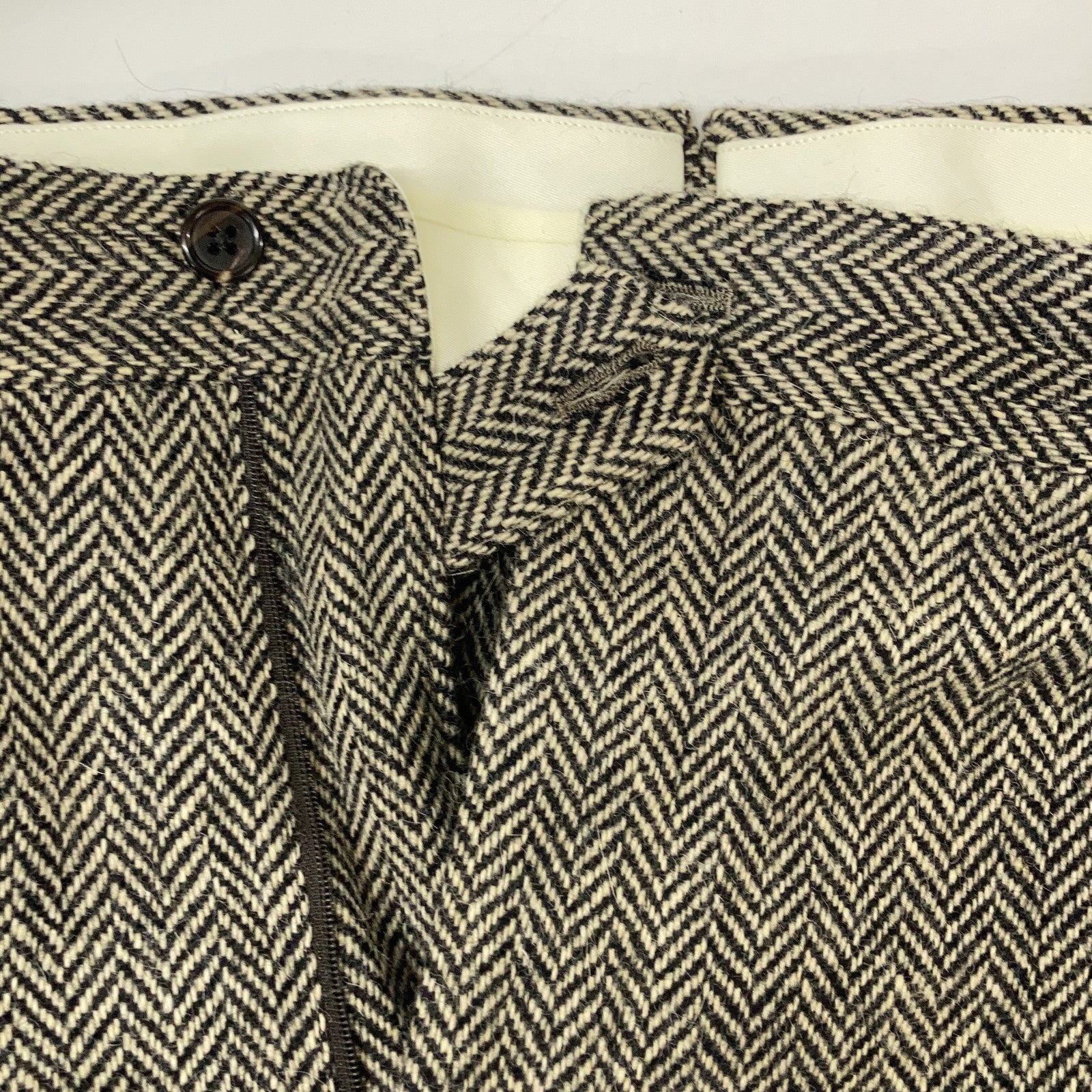 Excellent condition, herringbone pattern pants, bottoms, no size listed, men's