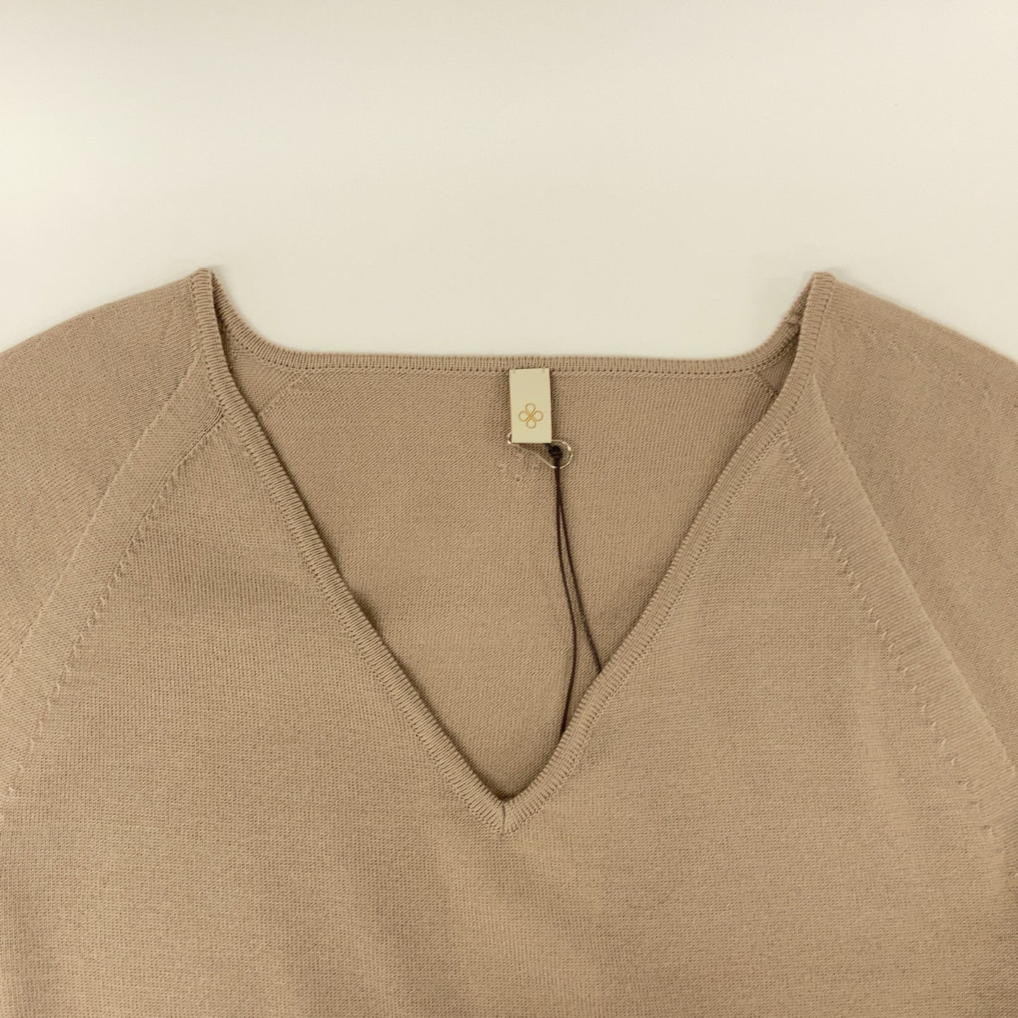 Itoi KIKU 10IT-WC1001 Beige Wool-Cashmere V-Neck Knit Top 2 Women's