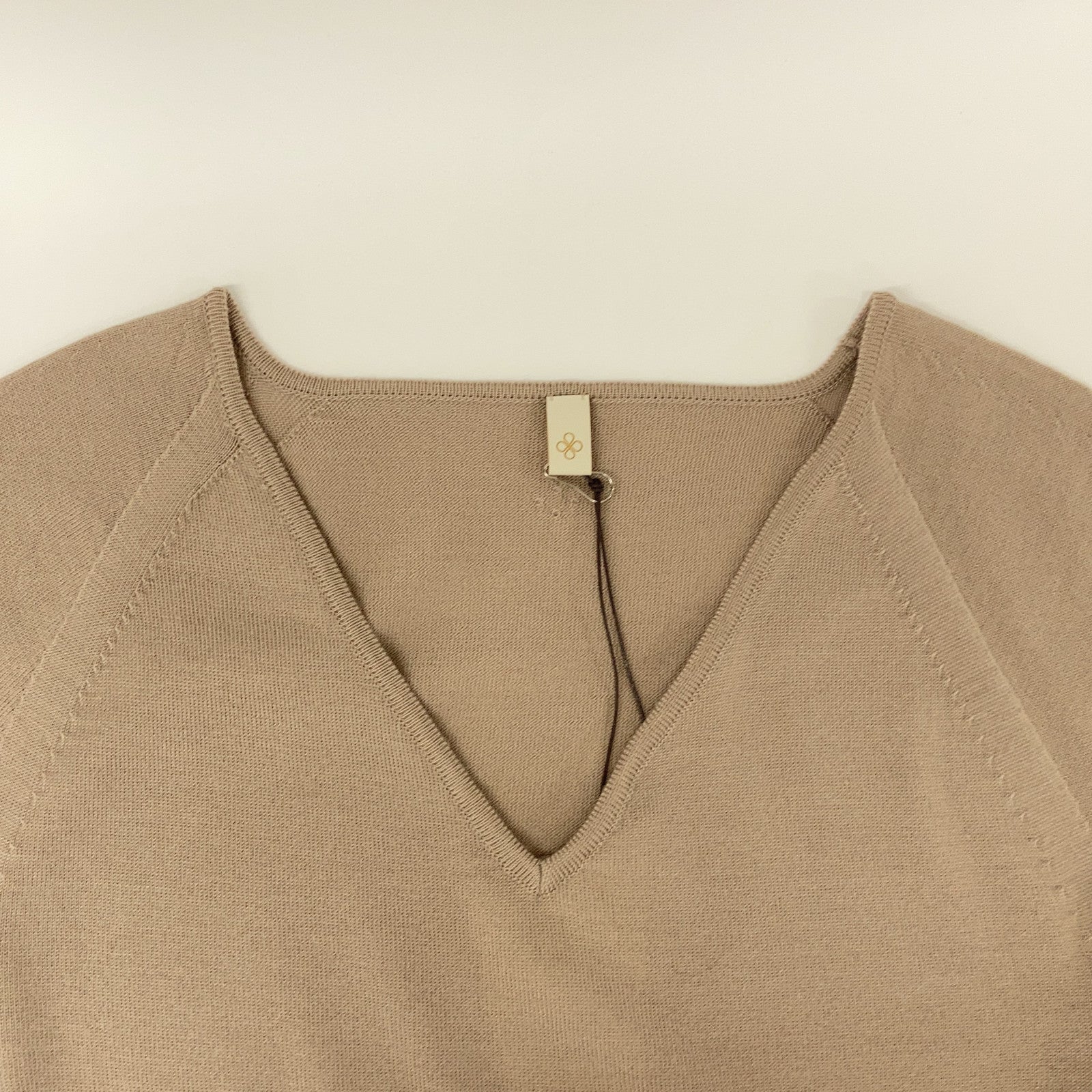 Itoi KIKU 10IT-WC1001 Beige Wool-Cashmere V-Neck Knit Top 2 Women's