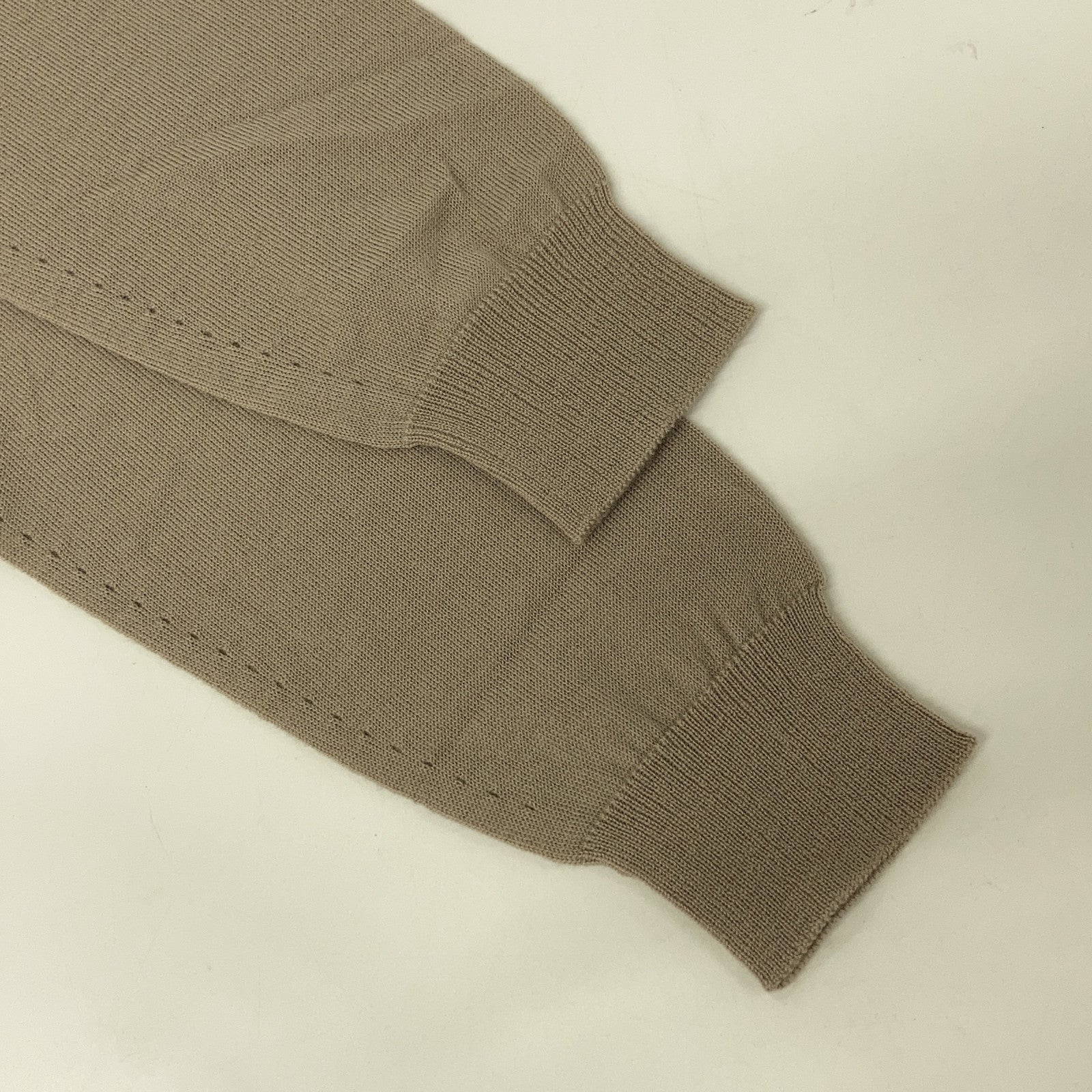 Ito-i KIKU 09IT-WC0001 Beige Wool-Cashmere V-Neck Knit Top 1 Ladies