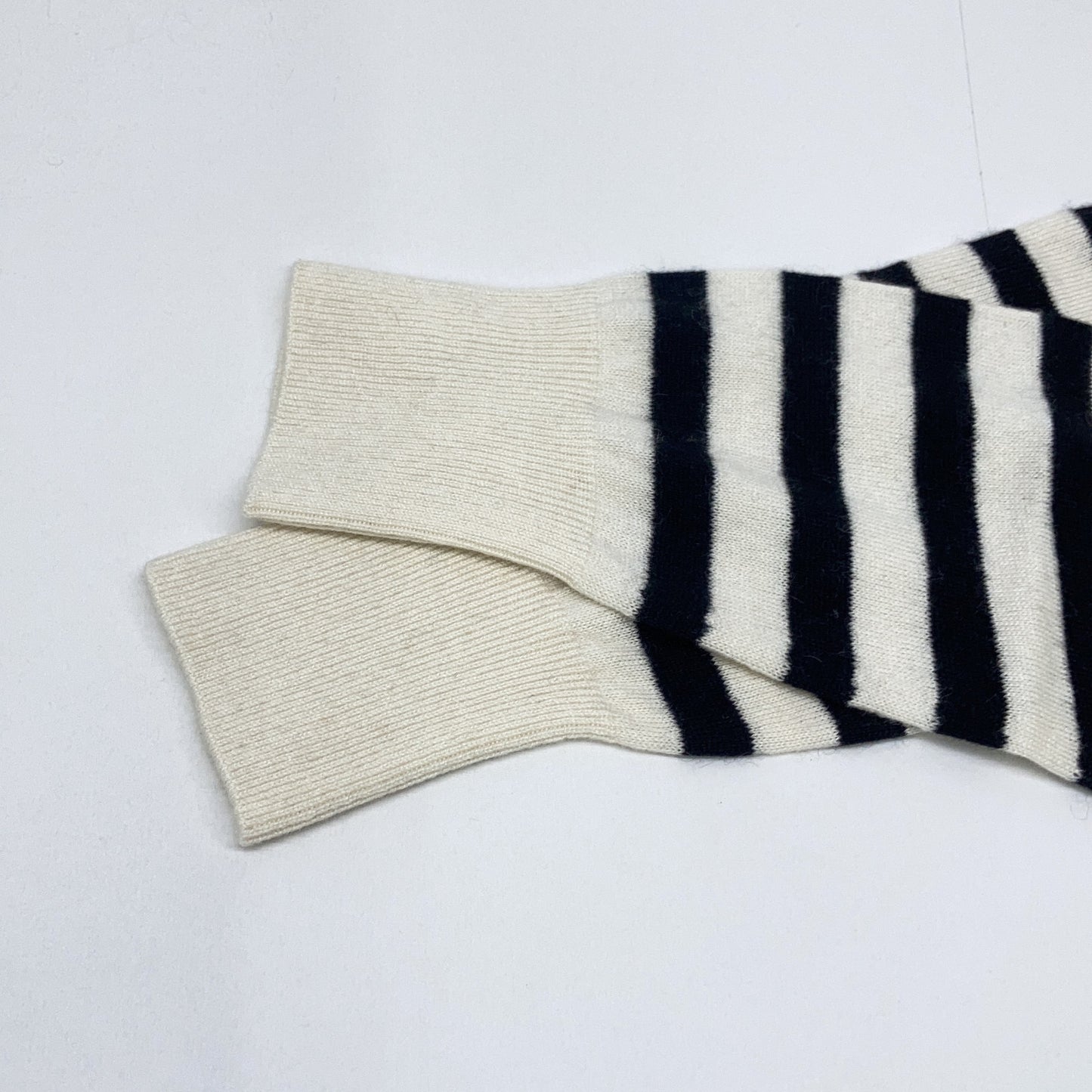 CASI-2316 White/Black Cashmere Silk Border Turtleneck Knit Top F Women's