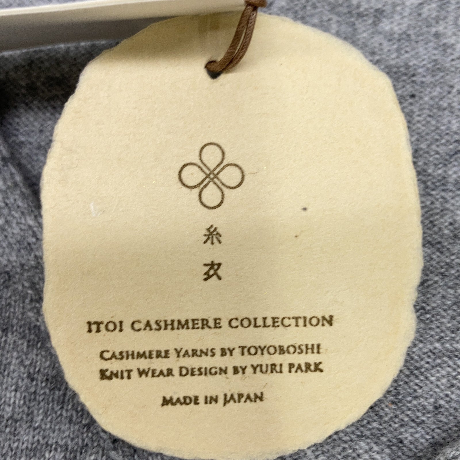 TOYOBOSHI トウヨウボウシ 糸衣 KIDO グレー 14ITPC0011 カシミヤ100 Vネック トップス トップス