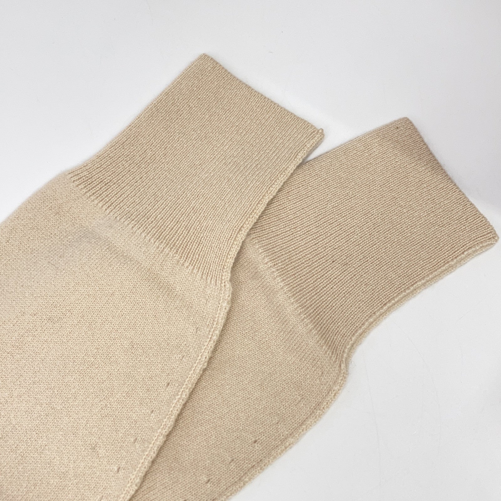 TOYOBOSHI Beige ASAYO 14ITBC0001 Baby Cashmere V-Neck Sweater Top
