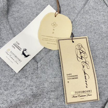TOYOBOSHI TOYOBOSHI Gray ASAYO 14ITBC0001 Baby Cashmere V-neck Sweater Top