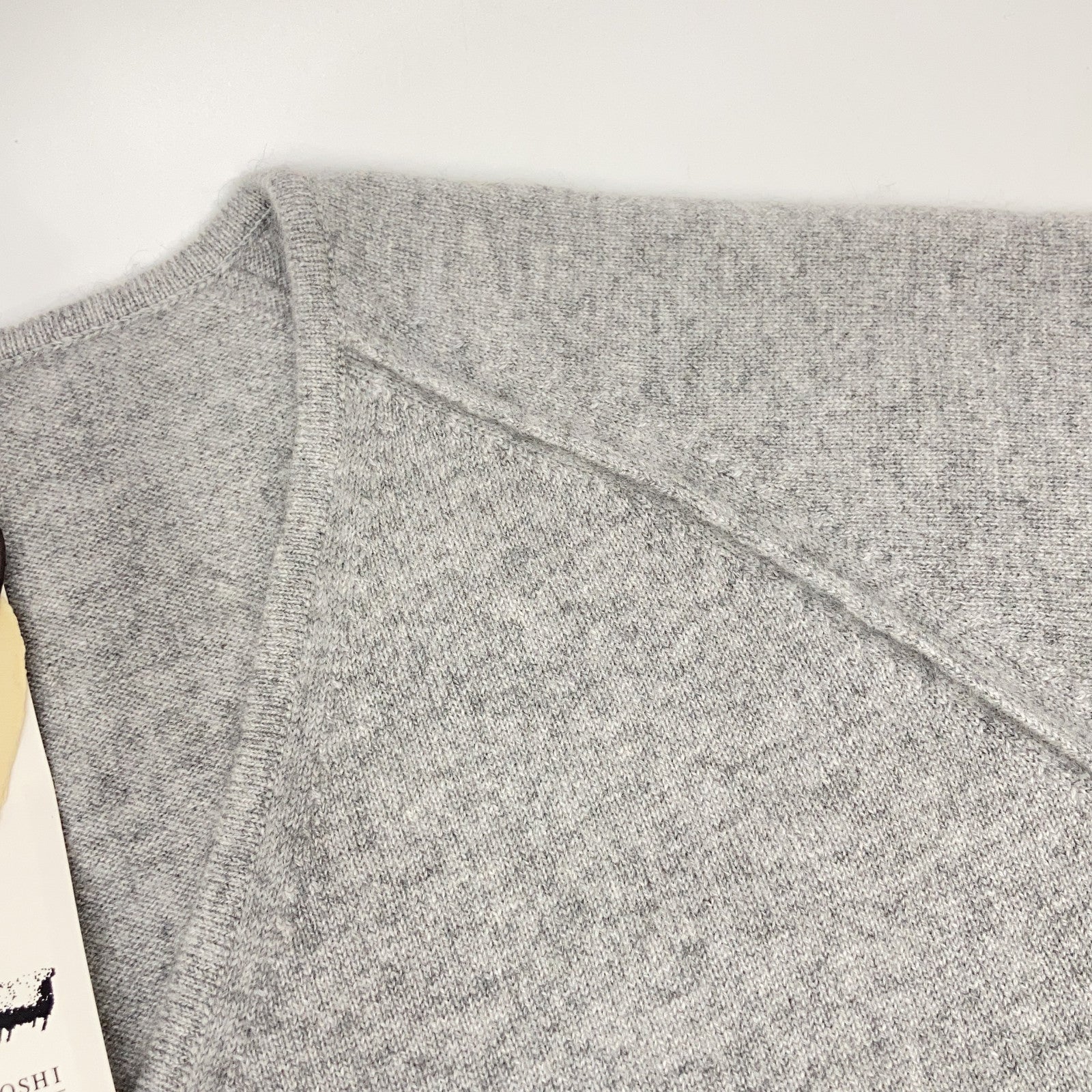 TOYOBOSHI TOYOBOSHI Gray ASAYO 14ITBC0001 Baby Cashmere V-neck Sweater Top