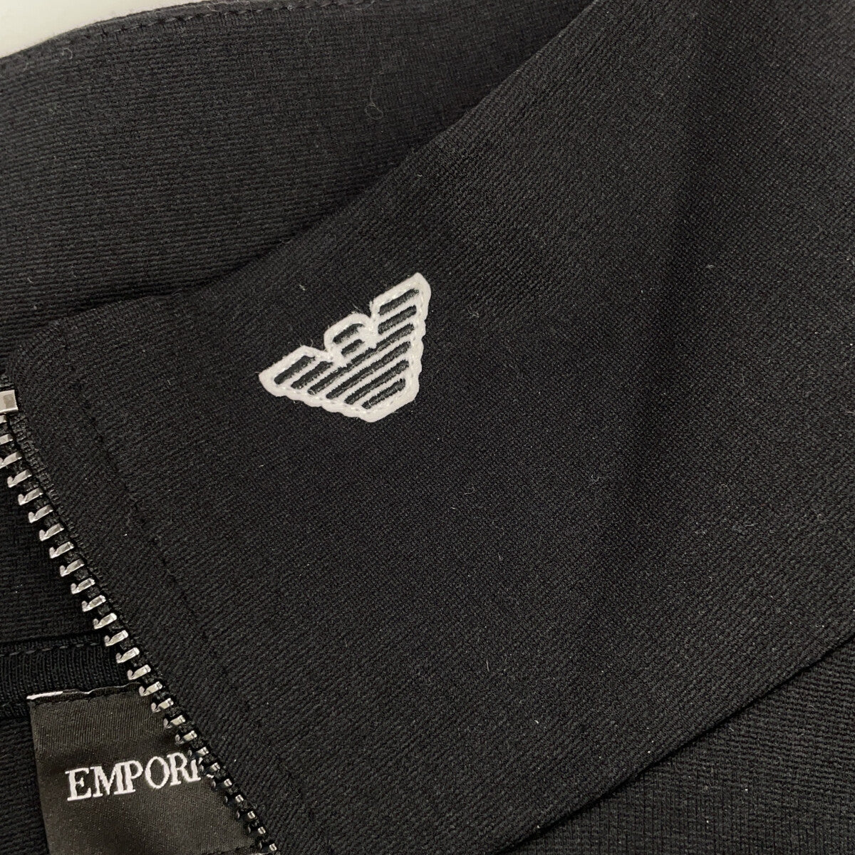 EMPORIOARMANI エンポリオアルマーニ EM004747 ブラック モックネックセーター ジャージー パーシャルジップ トップス