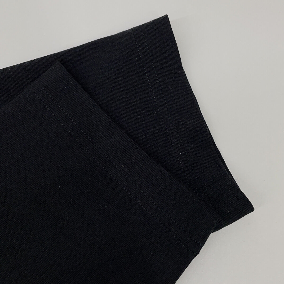 EMPORIO ARMANI 安普里奥·阿玛尼 EM004747 黑色高领套头衫 针织 半拉链上衣