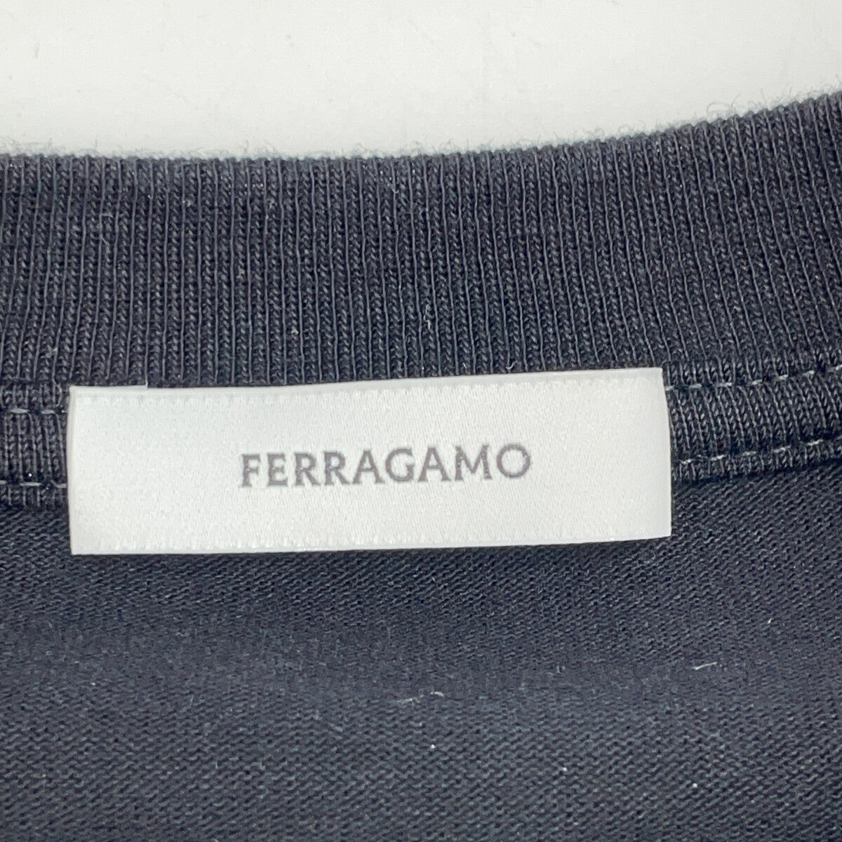 Salvatore Ferragamo 萨尔瓦托·菲拉格慕 黑色 3886090 棉质 正面Logo 长袖衬衫 上衣