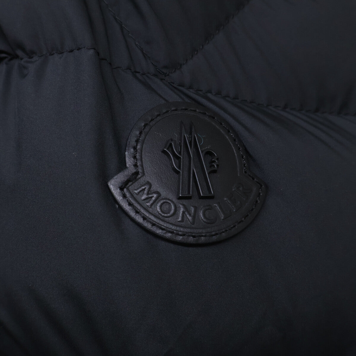 MONCLER 【Excellent condition/2024】CHEVREUSE fur-trimmed hooded down jacket