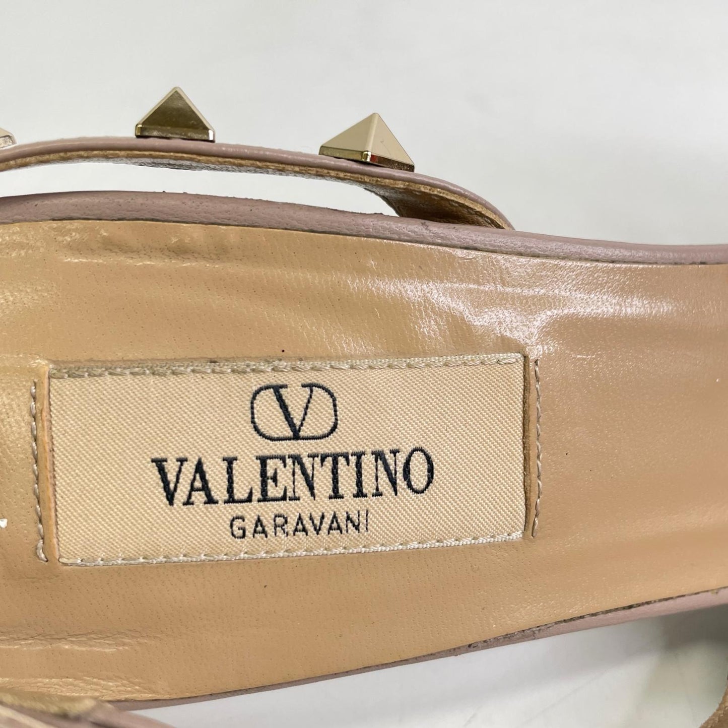 Valentino Garavani 华伦天奴黑色铆钉露跟高跟鞋