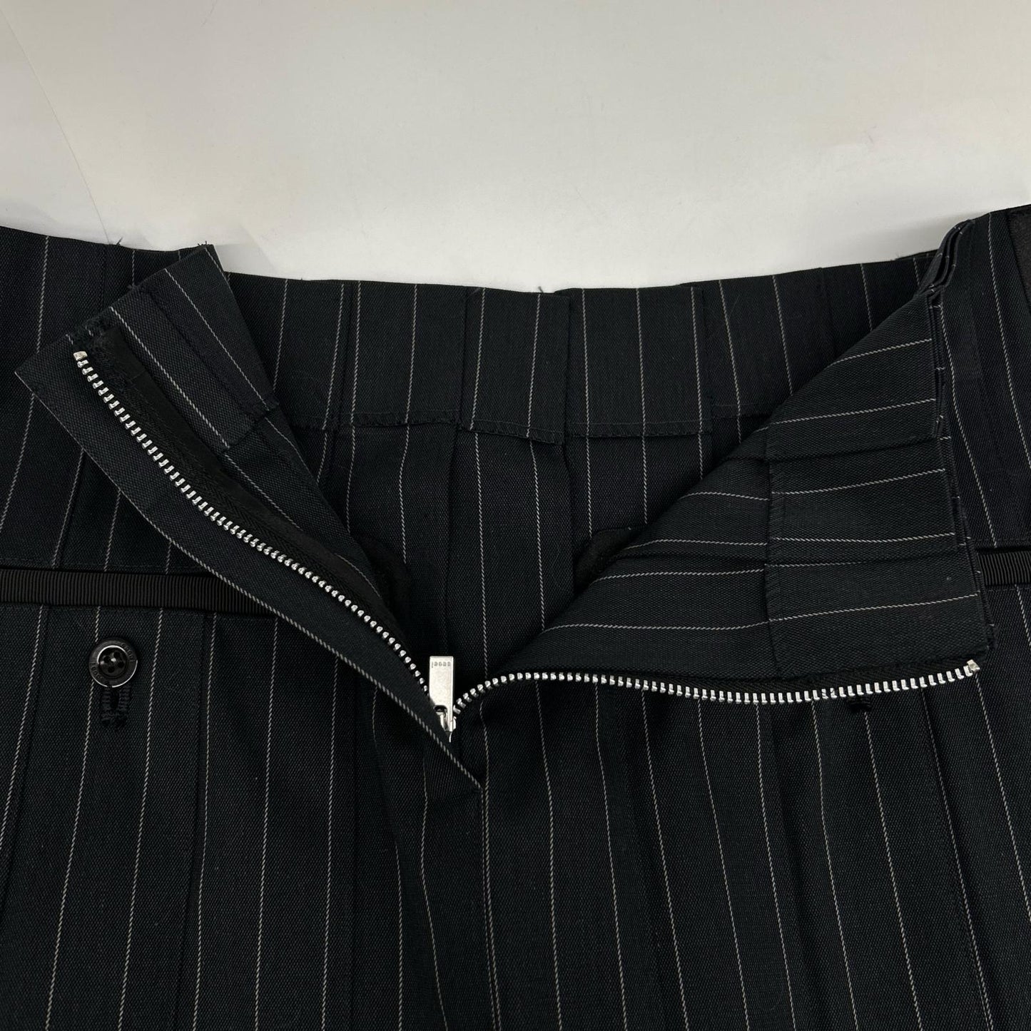 sacai サカイ 23-06535 ブラック プリーツ ストライプスカート スカート